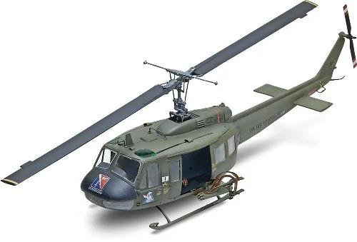 Revell 1/32 Uh-1d Huey Gunship Model Kit — box art