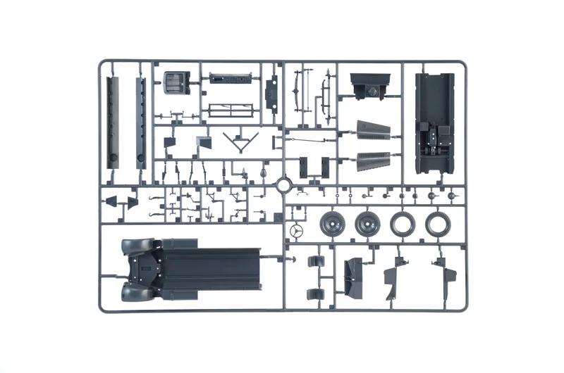 Italeri 1/35 SD Kfz 10 4 W Flak 30 Crew Model Kit — official product photo 4
