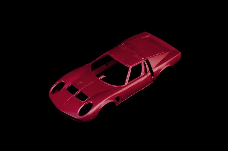 Italeri 1/24 Lamborghini Miura Jota Model Kit — official product photo 6
