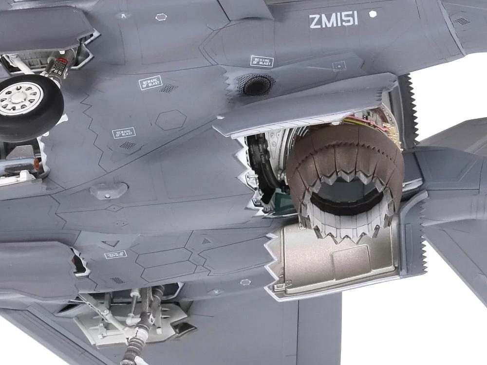 Tamiya 1/72 F-35B Lockheed Martin Lightning II Model Kit — official product photo 4