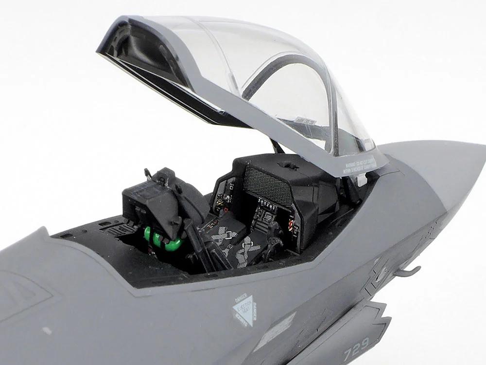 Tamiya 1/72 F-35A Lightning II Model Kit — official product photo 3