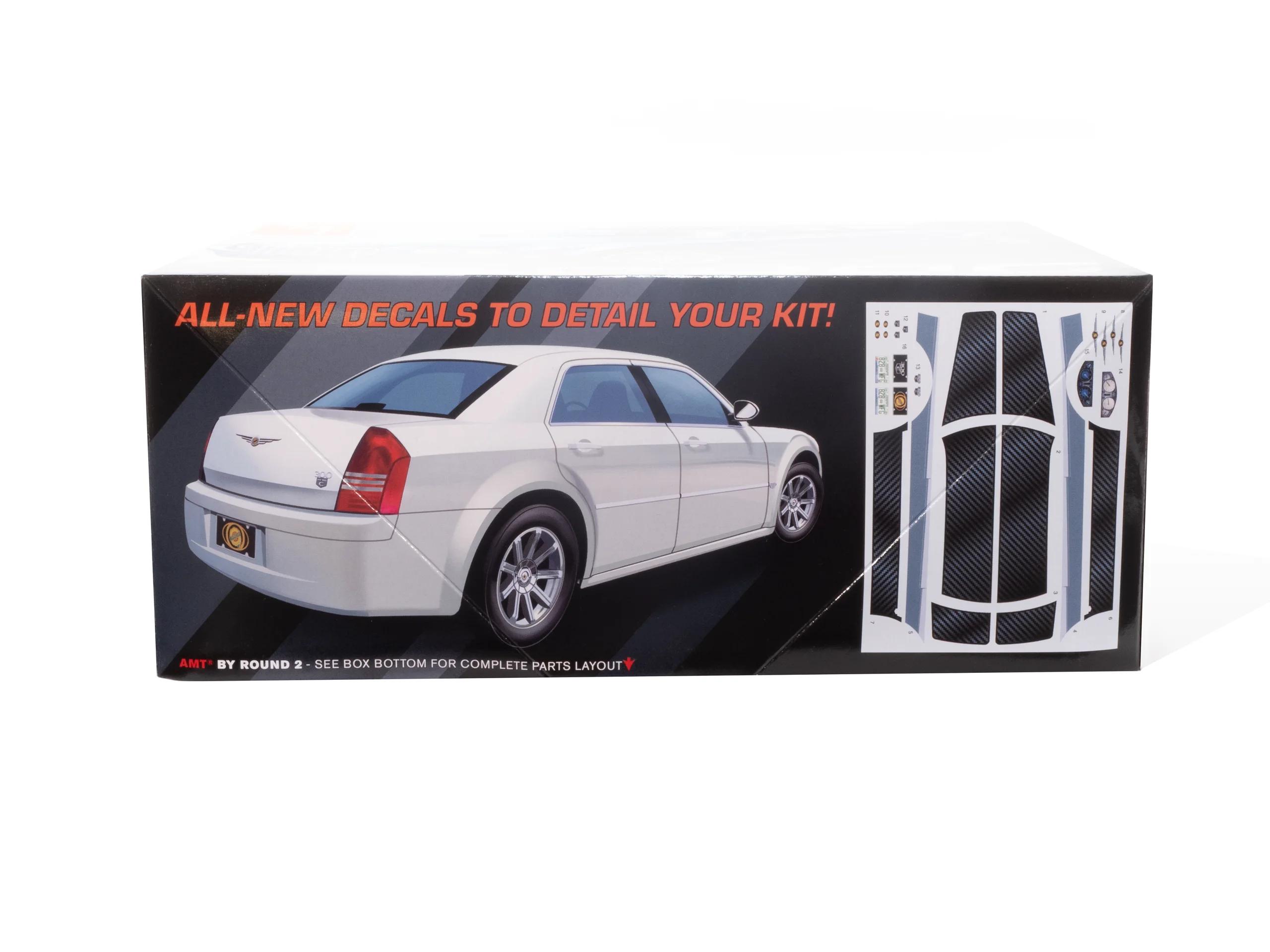 AMT 1/25 2005 Chrysler 300c Model Kit — official product photo 4
