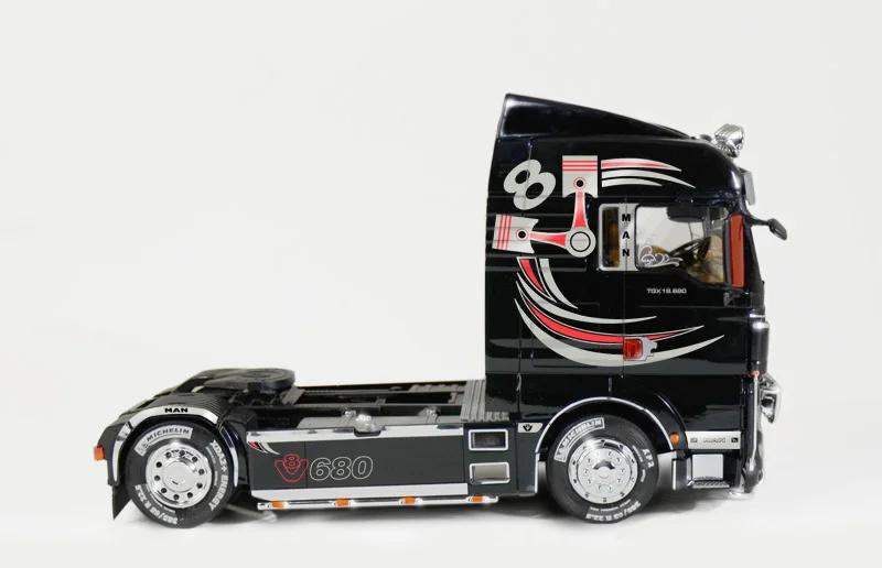 Italeri 1/24 Man Tgx Xlx Model Kit — official product photo 5