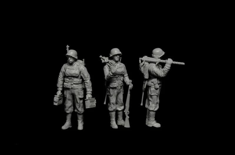 Italeri 1/35 Lcvp US Infantry Model Kit — official product photo 6