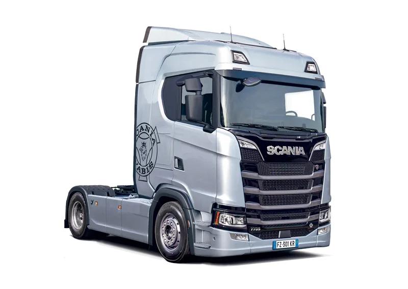 Italeri 1/24 Scania 770s 4x2 Grey Cab Model Kit — official product photo 1