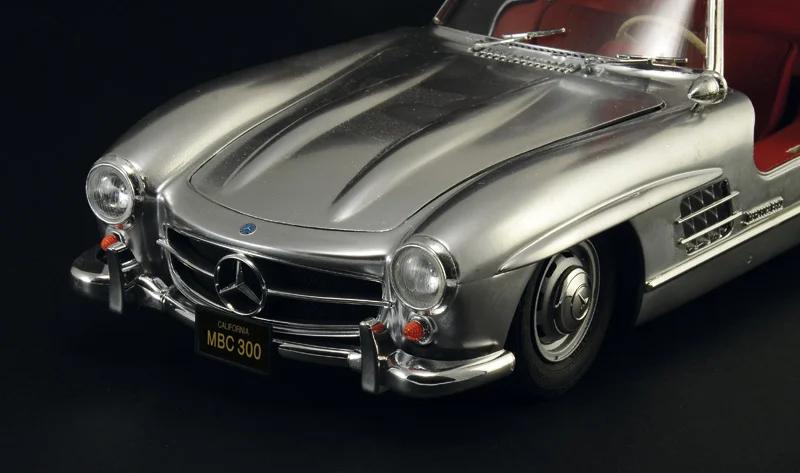 Italeri Mercedes Benz 300sl Gullwing16 Model Kit — official product photo 4