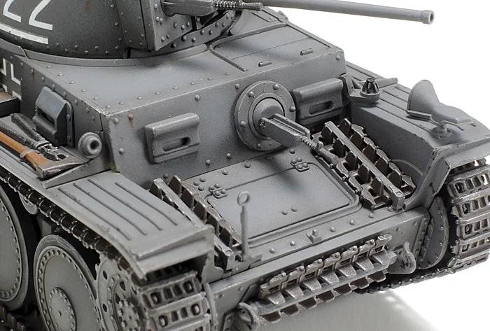 Tamiya 1/48 German Panzer 38 Ausf E F Model Kit — official product photo 3