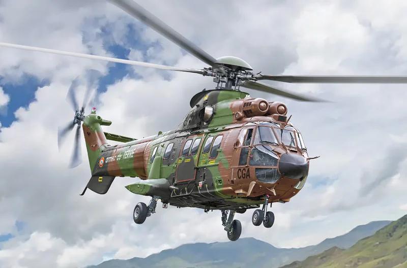 Italeri 1/72 As332 Super Puma Model Kit — official product photo 1