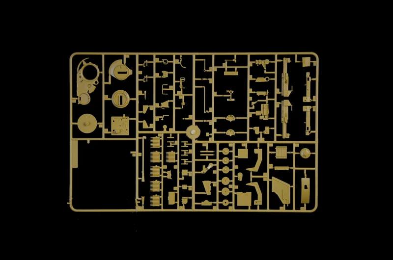 Italeri 1/35 Flakpanzer IV Ostwind Model Kit — official product photo 5