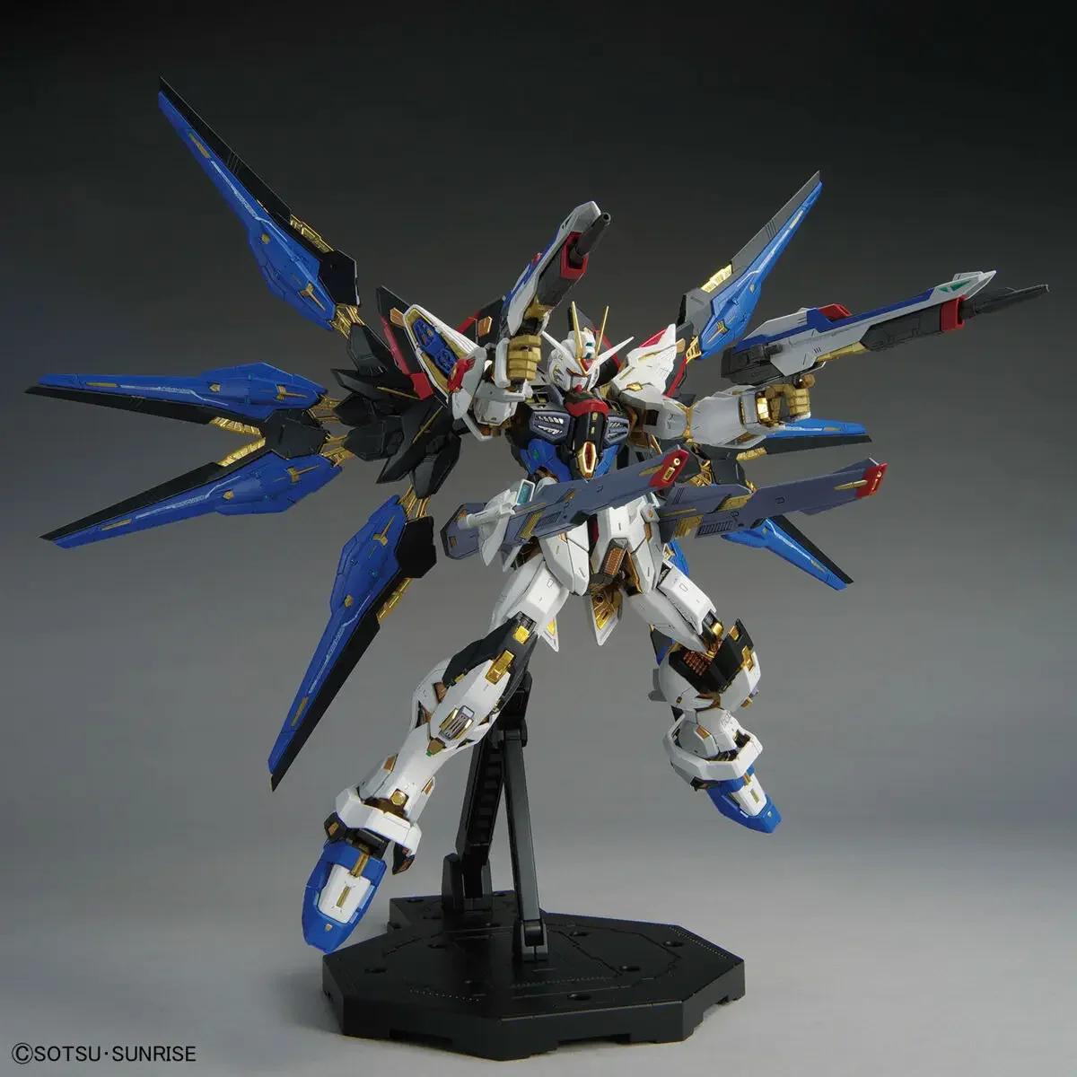 Bandai 1/100 MGEX Strike Freedom Gundam Model Kit — product photo 4