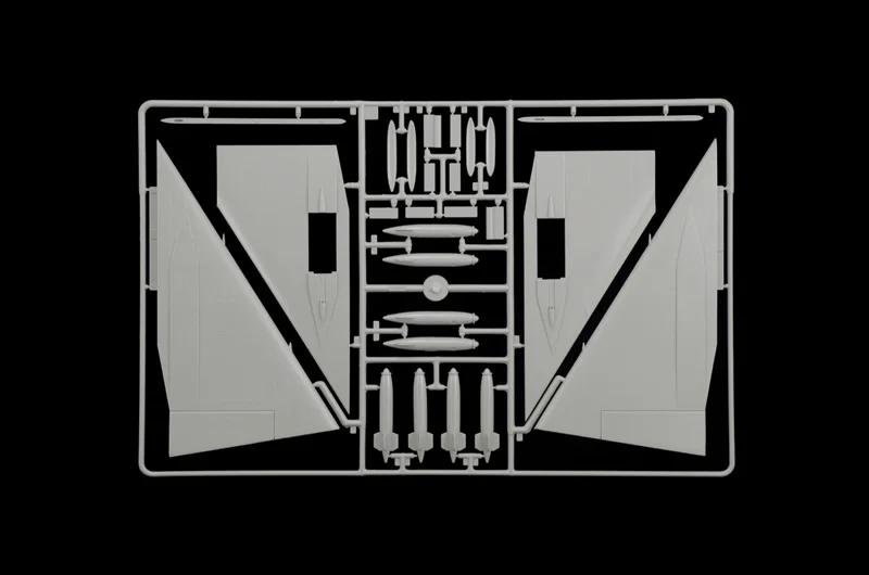 Italeri 1/72 B-58 Hustler Model Kit — official product photo 6
