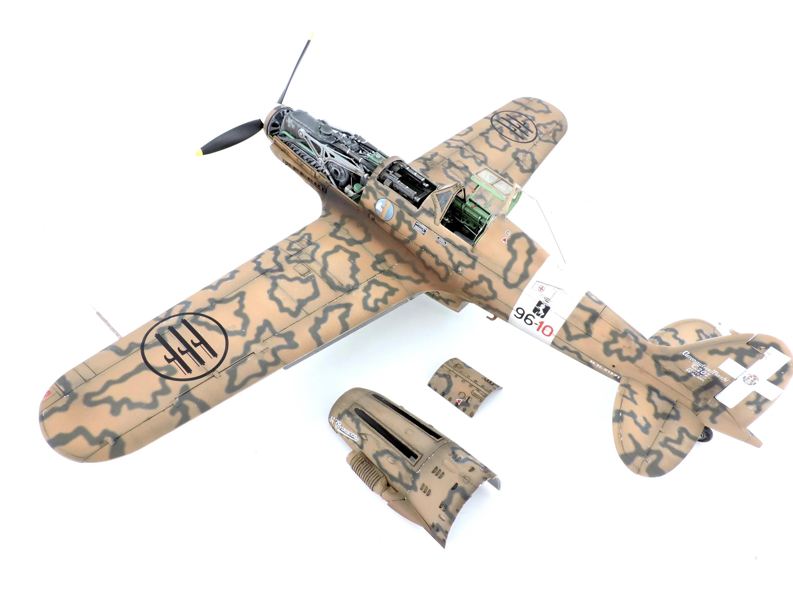 Italeri 1/32 Macchi M C 202 Folgore Model Kit — official product photo 3