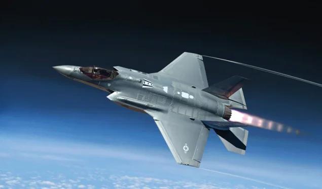 Italeri 1/32 F-35A Lockheed Lightning Model Kit — box art