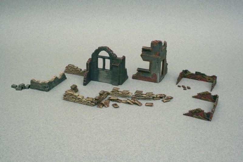 Italeri 1/72 WWII Ruin Wall Sec Sndbgs Model Kit — official product photo 1