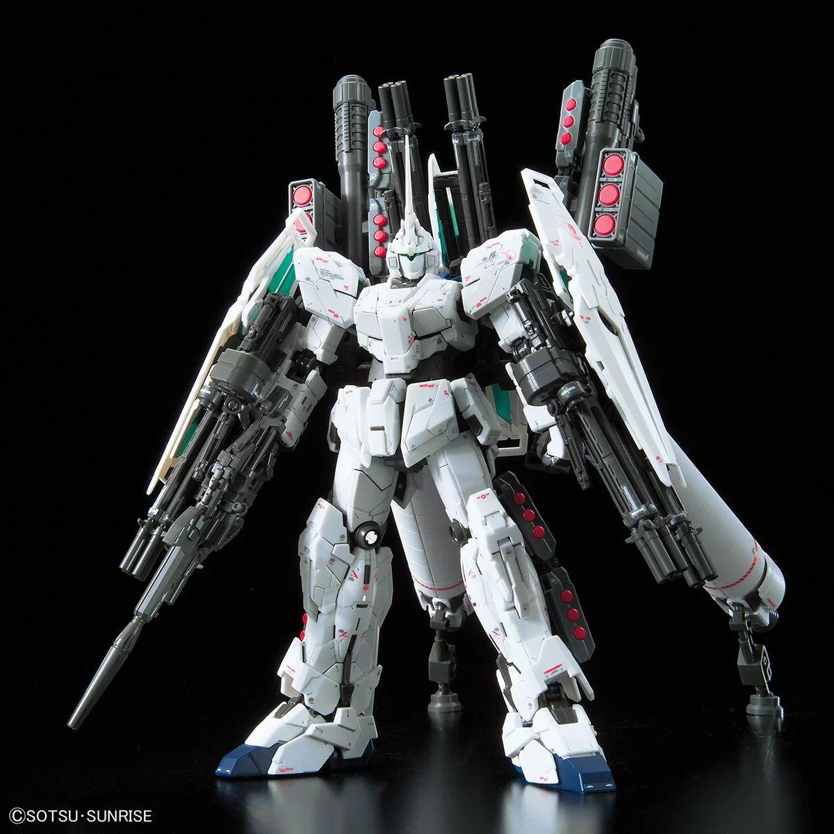 Bandai 1/144 RG Full Armor Unicorn Model Kit — product photo 2