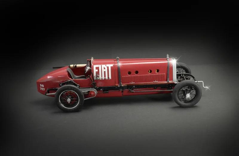 Italeri 1/12 Fiat Mefistofele21706cc Car Model Kit — official product photo 4