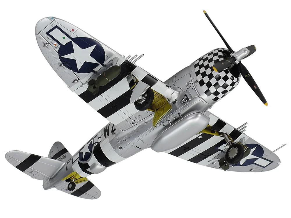 Tamiya 1/72 P-47D Thunderbolt Model Kit — official product photo 3