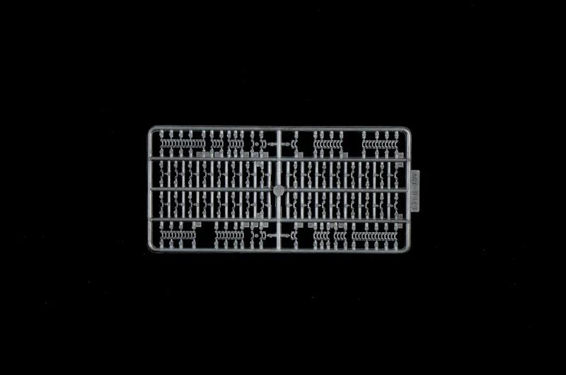 Italeri 1/72 SD Kfz 251 10 Model Kit — official product photo 5
