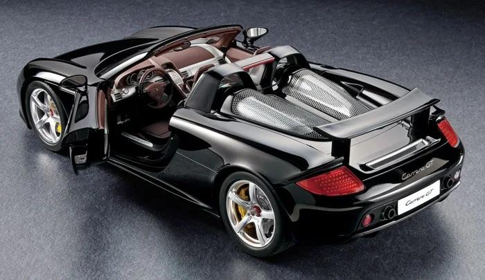 Tamiya 1/12 Porsche Carrera Gt Model Kit — official product photo 2
