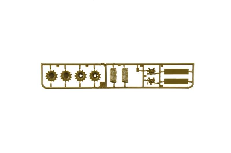 Italeri 1/35 M24 Chaffee Model Kit — official product photo 6