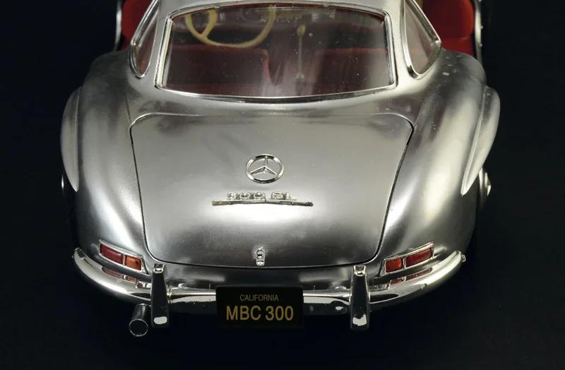 Italeri Mercedes Benz 300sl Gullwing16 Model Kit — official product photo 6