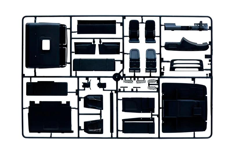 Italeri 1/24 Scania R730 Streamline Show Truck Model Kit — official product photo 5