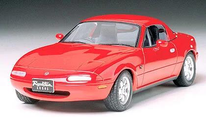 Tamiya 1/24 Mazda Eunos Roadster Model Kit — box art