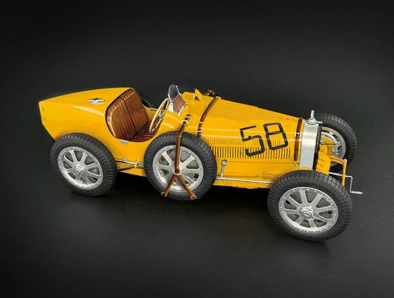 Italeri 1/12 Buggatti 35b Florio 28 Model Kit — official product photo 4