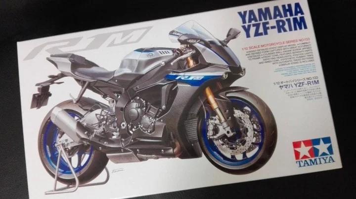 Tamiya 1/12 Yamaha Yzf-r1m Model Kit — box art