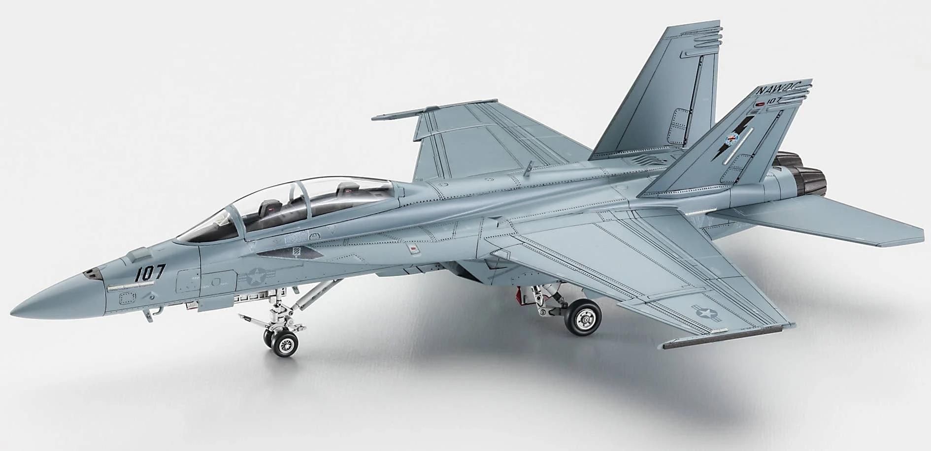 Hasegawa 1/72 A-18F F Super Hornet Top Gun Model Kit — official product photo 2