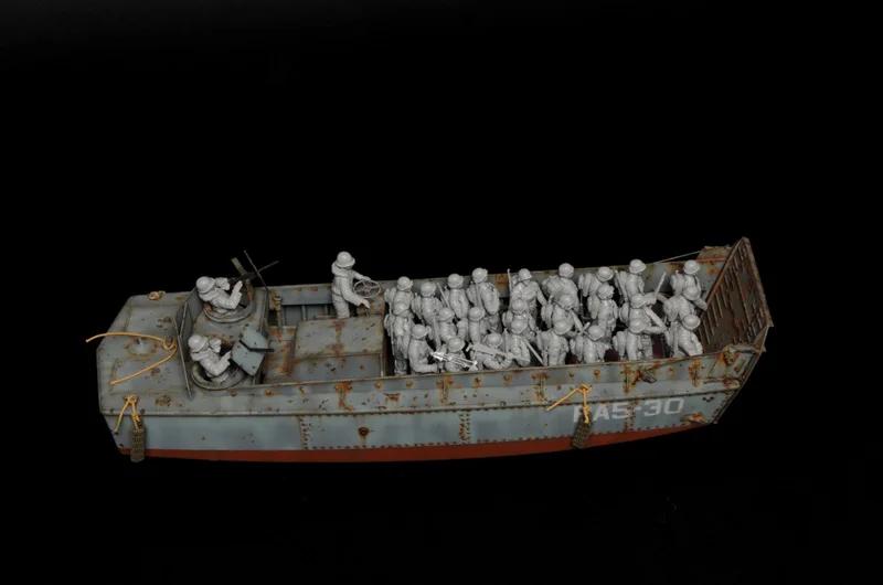 Italeri 1/35 Lcvp US Infantry Model Kit — official product photo 4