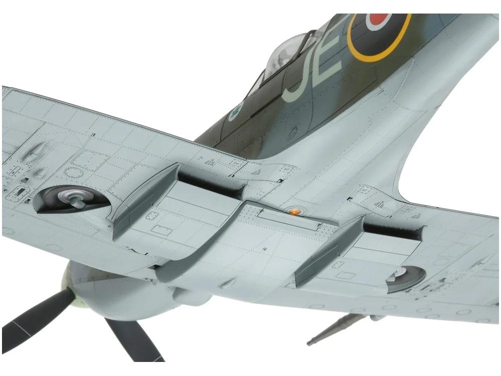 Tamiya 1/32 Spitfire Model Kit — official product photo 4