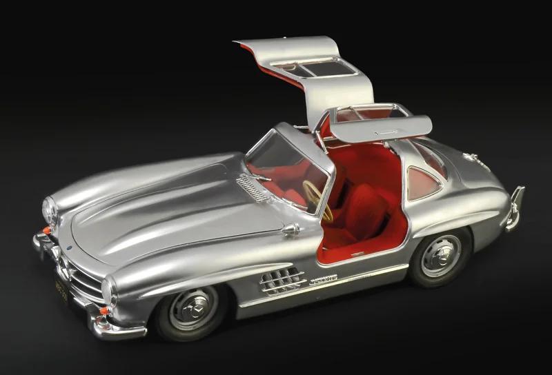Italeri Mercedes Benz 300sl Gullwing16 Model Kit — official product photo 1