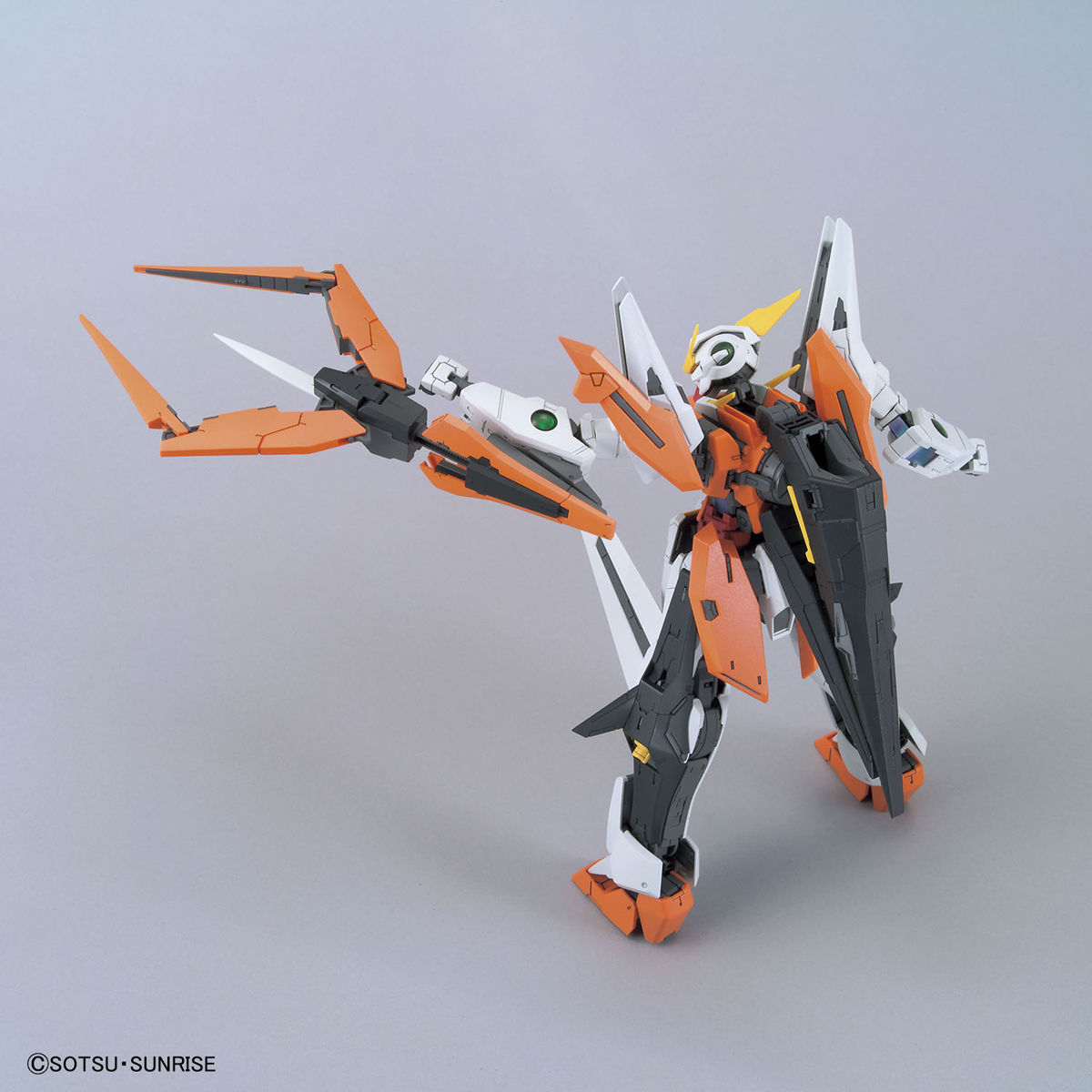 Bandai 1/100 MG Gundam Kyrios - Image 4 of 11