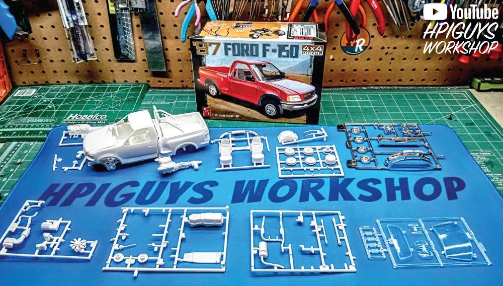 AMT 1/25 F-150 97 Ford 4x4 Pickup Model Kit — official product photo 5