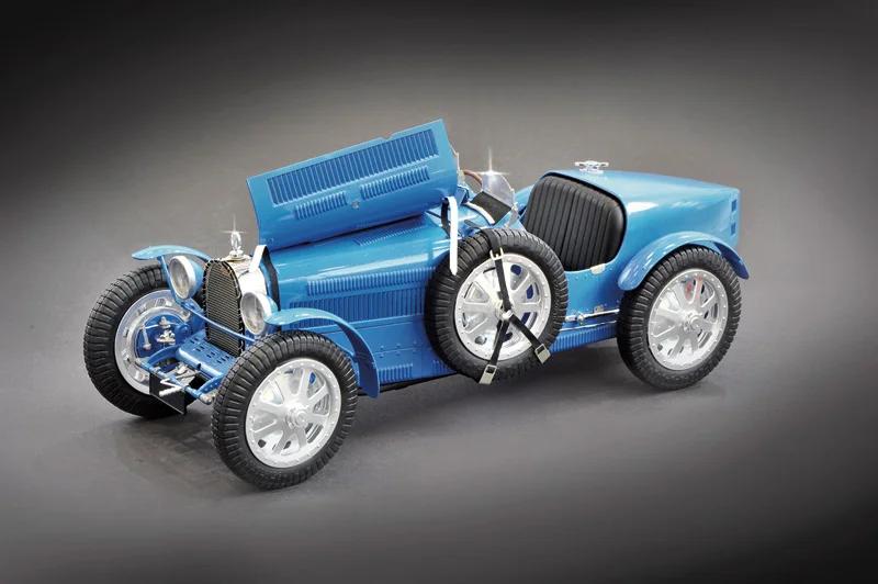 Italeri 1/12 Bugatti 35b Roadster Model Kit — official product photo 4