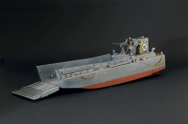 Italeri 1/35 LCM-3 Landing Craft Model Kit — official product photo 5