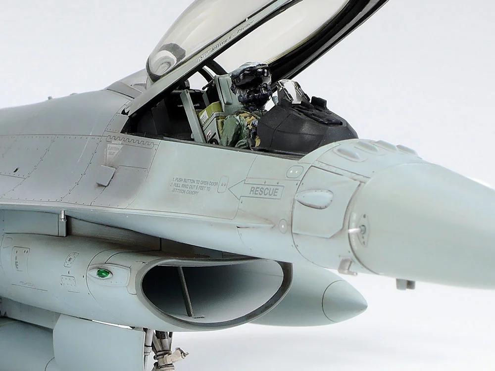 Tamiya 1/48 F-16C Block 25 32 Falcon Model Kit — official product photo 4