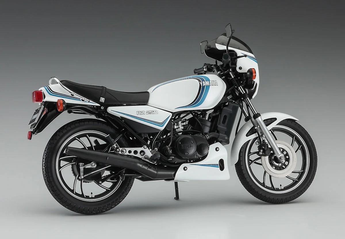 Hasegawa 1/12 Yamaha Rz2501982w Cowl Model Kit — official product photo 3