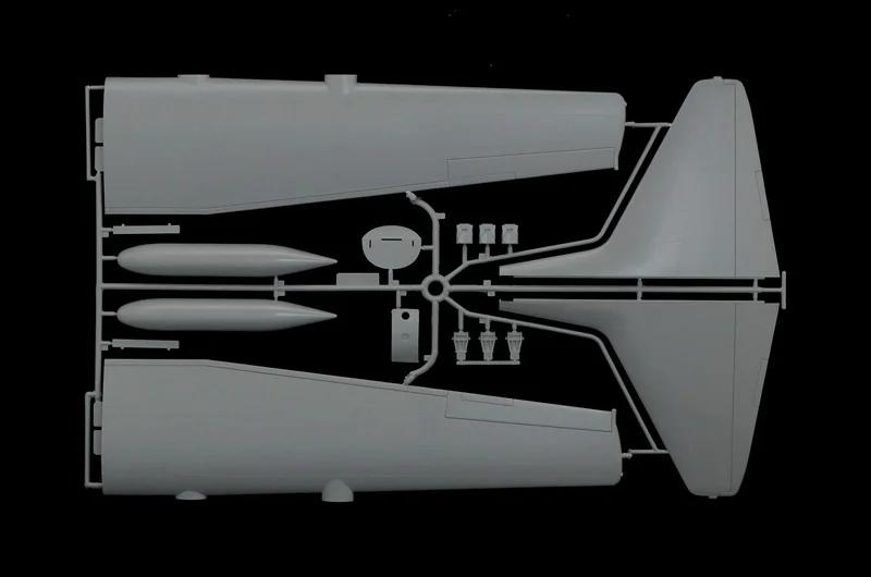 Italeri 1/48 C-130J Hercules C5 Model Kit — official product photo 4