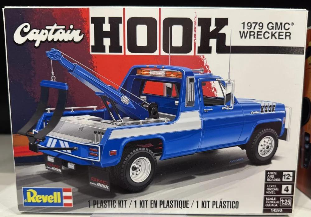 Revell 1/24 1979 Captain Hook Gmc Wrecker Model Kit — box art