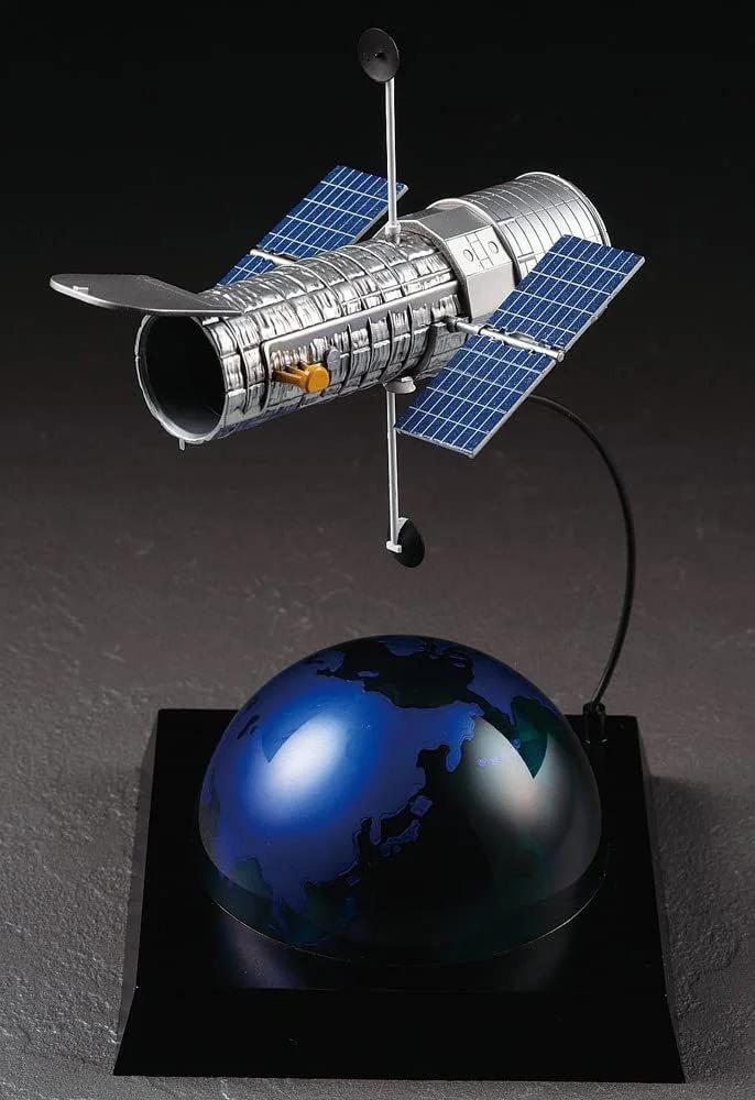 Hasegawa 1/200 Nasa Hubble Space Telescope Repair Model Kit — official product photo 3