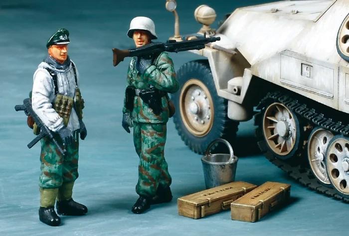 Tamiya 1/48 Spw SD Kfz 251 1 Ausf D Model Kit — official product photo 3