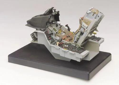 Italeri 1/12 F-16 Cockpit Model Kit — box art