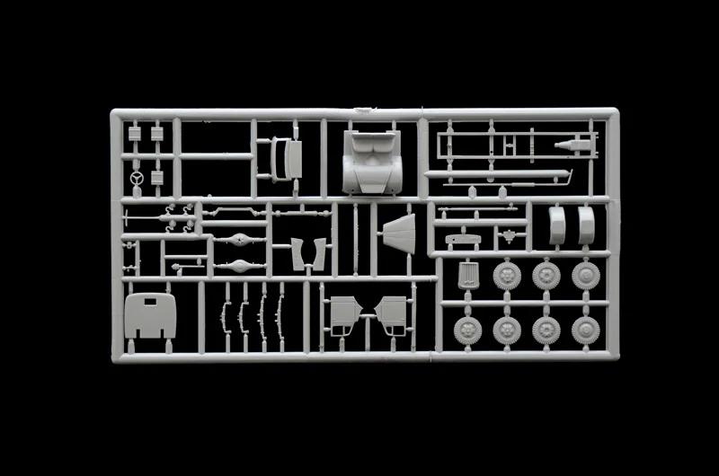 Italeri 1/72 Kfz 305 Ambulance Model Kit — official product photo 5