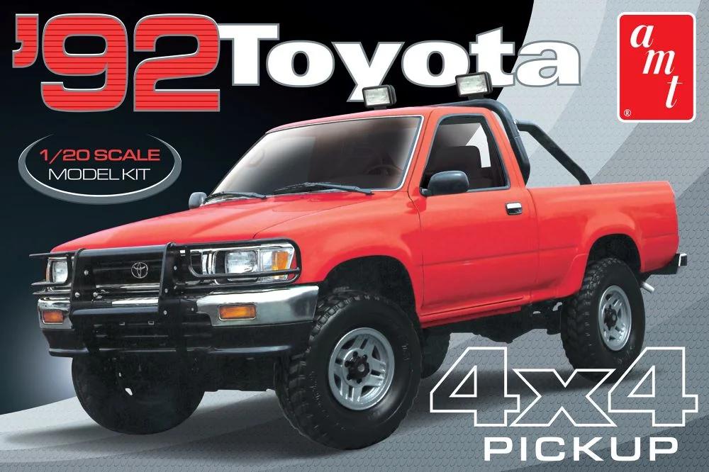 AMT 1/20 92 Toyota 4x4 Pickup Model Kit — box art