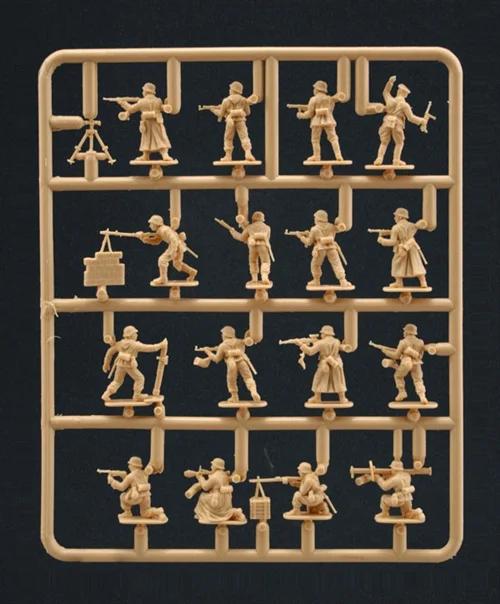 Italeri 1/72 Ww-ii German Elite Troops Model Kit — official product photo 3