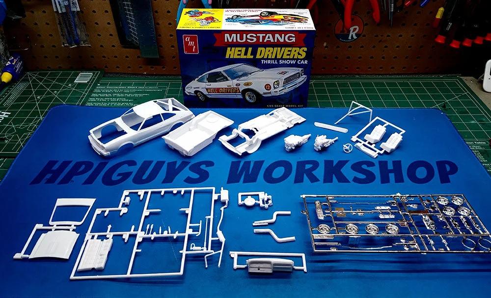 AMT 1/25 77 Ford Mustang Hells Drivers Model Kit — official product photo 5