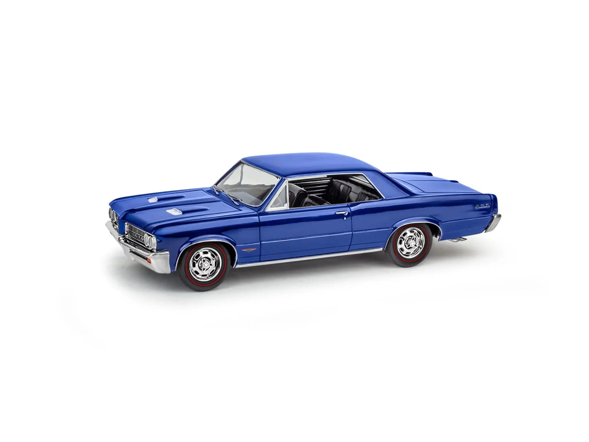 Revell 1/24 1964 Pontiac Gto Model Kit — official product photo 3