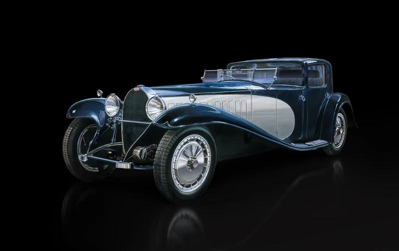 Italeri 1/24 Bugatti 41 Royale Coupe Napoleon Model Kit — official product photo 1